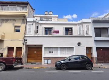Casa · 490m² · 12 Ambientes · 2 Cocheras · Se Vende Casa 7 Habitacionbes 6 Baños 350 m B° Alberdi