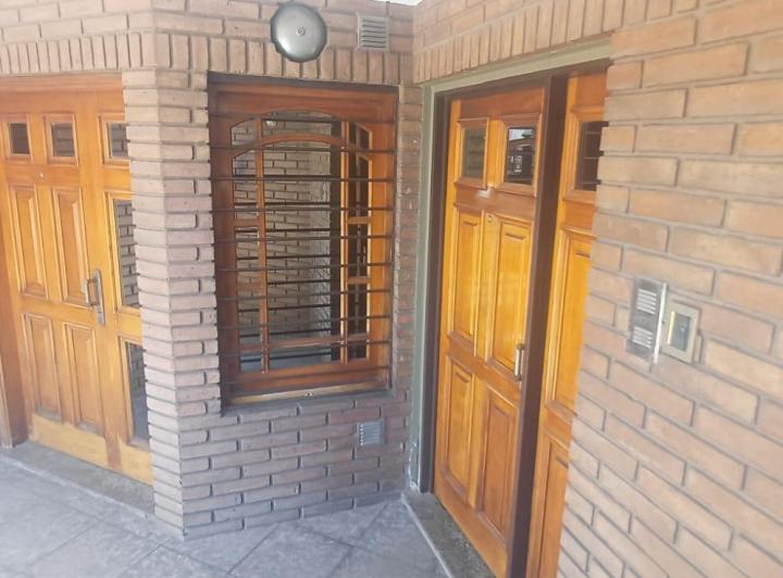 Casa · 568m² · 10 Ambientes · 1 Cochera