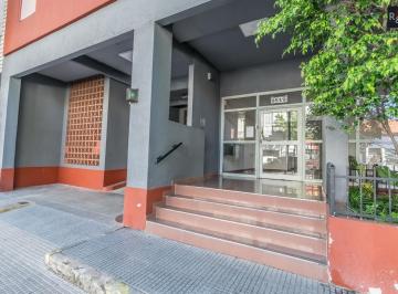 Departamento · 73m² · 4 Ambientes · 1 Cochera · Venta de Departamento 4 Ambientes, Cochera y Balcón en La Boca - Muy Luminoso
