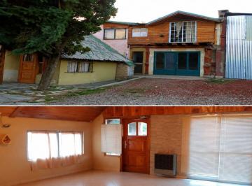 Casa de 6 ambientes, San Carlos de Bariloche · Gran Propiedad Comercial - Casa + Galpones Para Camiones + Amplio Terreno