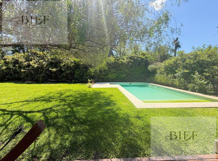 Casa · 160m² · 4 Ambientes · 2 Cocheras