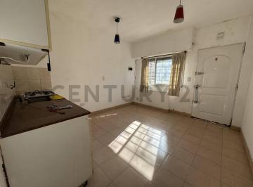 Departamento · 29m² · 2 Ambientes · Venta Departamento Dos Ambientes con Parrilla y Patio en Santos Lugares