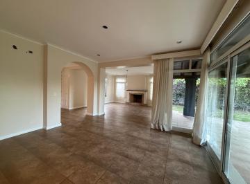 Casa · 344m² · 3 Dormitorios · 2 Cocheras · Venta Casa 3 Dorm. en Lujan de Cuyo con Amenities