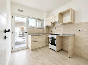general-san-martin-san-martin-centro-alquiler-departamento-3-ambientes · Departamento de 3 Ambientes con 2 Balcones