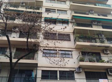 Departamento · 48m² · 2 Ambientes · Departamento en Barracas en Excelente Estado 2 Amb. con División Vestidor/ Escritorio!