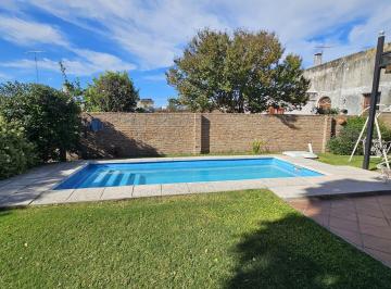 Casa · 260m² · 7 Ambientes · 1 Cochera · Venta | Conjunto de Propiedades con Múltiples Posibilidades! Rocamora 76 – Victoria, Entre Ríos
