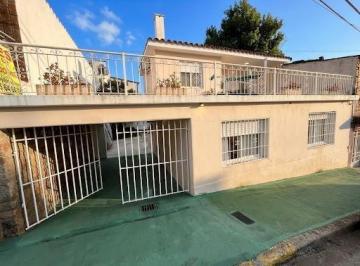 Casa · 120m² · 5 Ambientes · 1 Cochera · Venta de Casa Amoblada en El Centro de Rio Ceballos