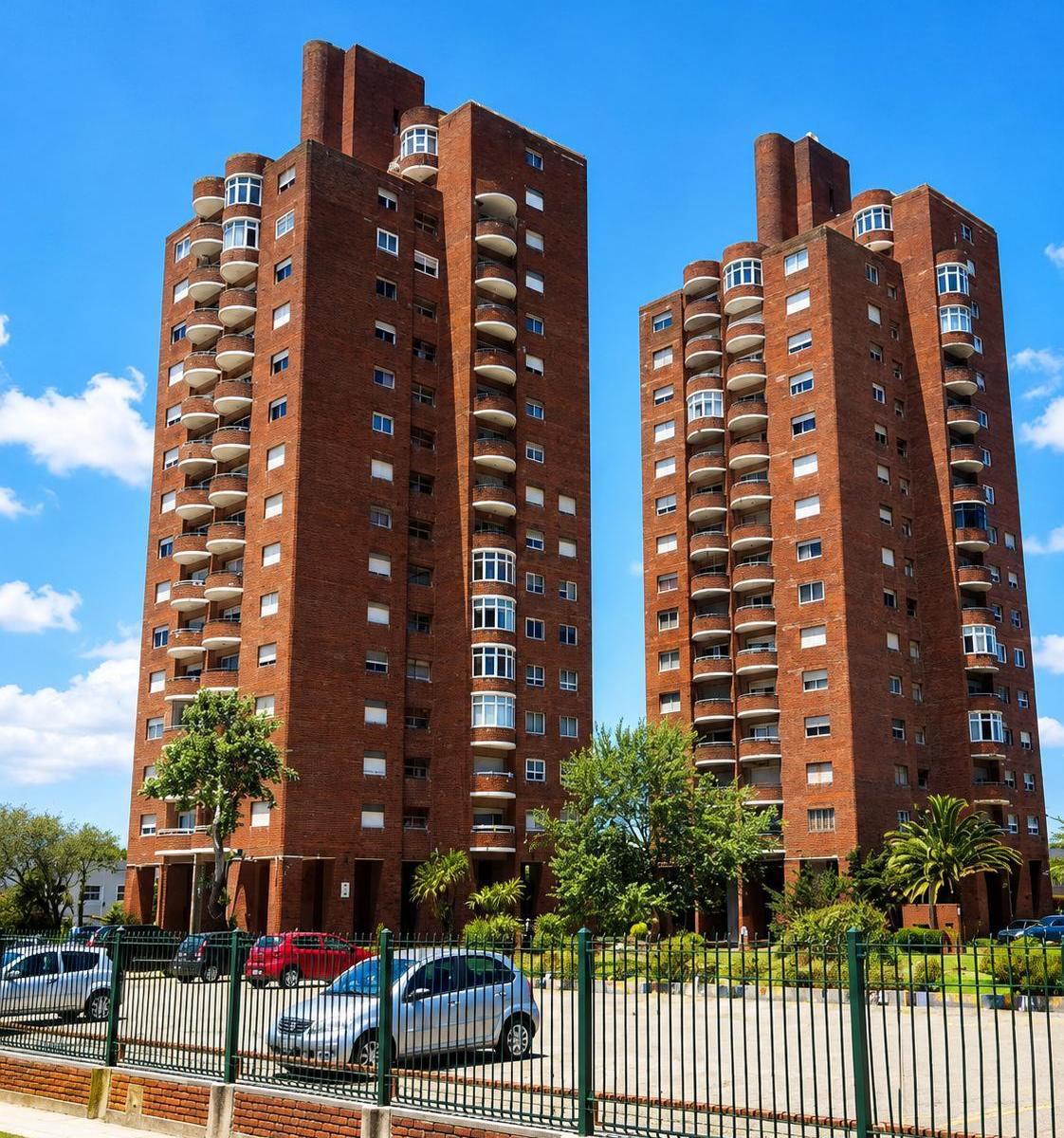 Semipiso en piso 15 con doble terraza, cochera Y baulera. complejo bronzini.