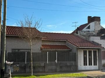 Casa · 170m² · 3 Ambientes · 2 Cocheras · Casa en Venta Arredondo 5500 Wilde