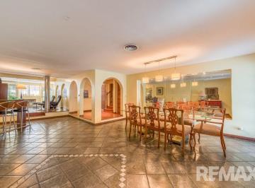 Casa · 350m² · 6 Ambientes · 2 Cocheras · Impecable Casa 6 Amb B° River + Jardin + Pileta