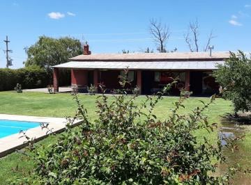 Casa · 135m² · 6 Ambientes · Casa Rural Entre Viñas en Venta en Valle de Uco
