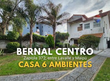 Casa · 305m² · 6 Ambientes · 2 Cocheras · Venta Casa 6 Ambientes C/ Parque en Bernal Centro