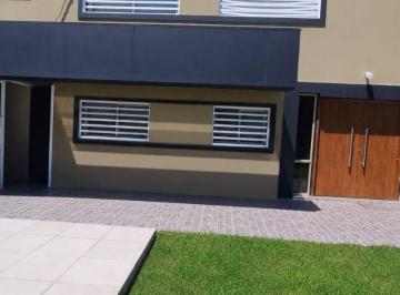 Casa de 5 ambientes, Córdoba · Hermosa Propiedad en Venta 2 Dorm. en Barrio con Seguridad. Villa Esquiu!