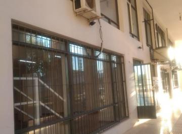 Local comercial · 164m² · Alquiler de Local Comercial Sobre Av Ilia