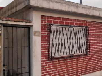 Departamento Venta de 2 ambientes · Ambientes con Patio | Villa Domínico | a 2 Cuadras de Estación