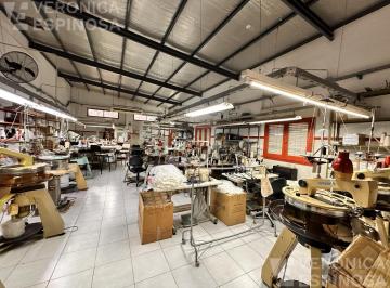 Bodega-Galpón · 290m² · 3 Ambientes · 6 Cocheras · Galpón en Venta Moron
