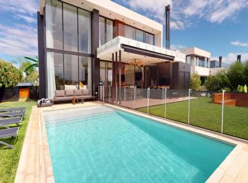 Casa · 300m² · 5 Ambientes · 6 Cocheras · Venta Casa 5 Ambientes en Downtown Greenville Polo&resort
