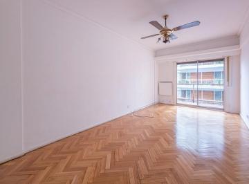 Departamento · 41m² · 2 Ambientes · Venta Departamento 2 Ambientes Semipiso Al Frente Balcón Parque Rivadavia