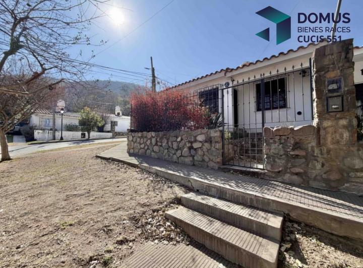 Casa · 200m² · 2 Dormitorios · 2 Cocheras