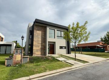 Casa · 165m² · 5 Ambientes · 3 Cocheras · Venta Casa 5 Amb Barrio Vila Marina 1 Villanuev Tigre