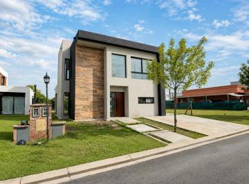 Casa · 165m² · 5 Ambientes · 3 Cocheras · Venta Casa 5 Amb Barrio Vila Marina 1 Villanueva Tigre