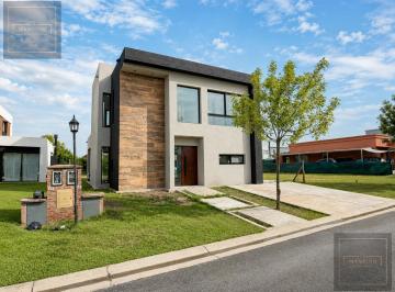 Casa · 165m² · 5 Ambientes · 3 Cocheras · Venta Casa 5 Amb Barrio Vila Marina 1 Villanueva Tigre