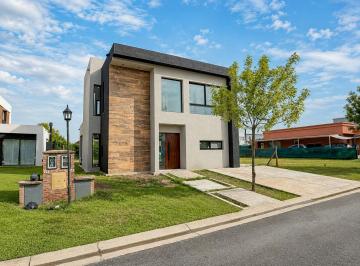 Casa · 165m² · 5 Ambientes · 3 Cocheras · Venta Casa 5 Amb Barrio Vila Marina 1 Villanueva Tigre