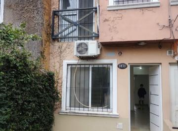 Casa de 4 ambientes, San Miguel · Triplex en San Miguel. Amplios Ambientes, Parque, Cochera.