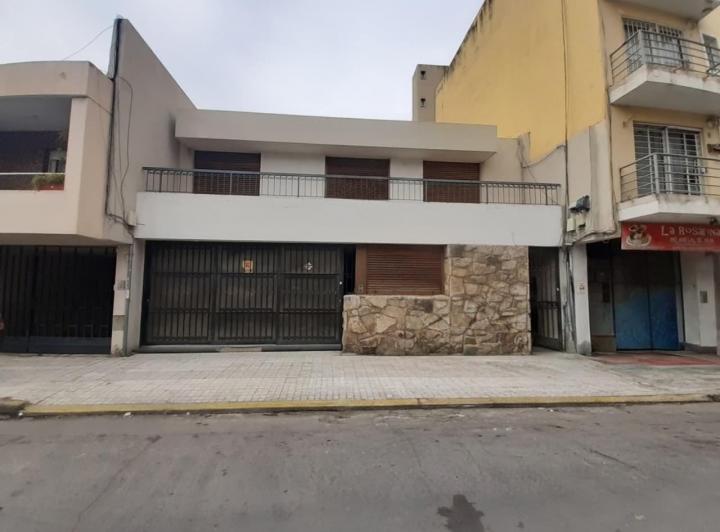 Casa · 270m² · 5 Ambientes