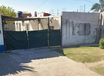Casa · 49m² · 4 Ambientes · Venta Casa + Gran Pontencial Para Edificación