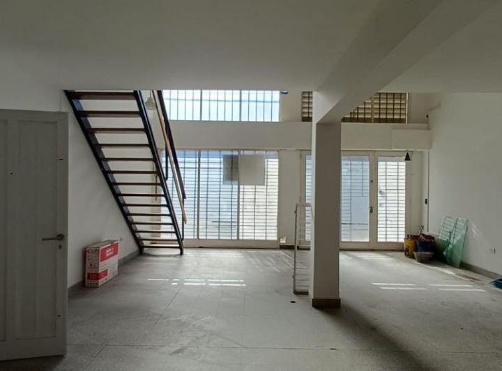 Bodega-Galpón · 300m² · 4 Ambientes · 1 Cochera