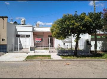 Casa de 3 ambientes, Quilmes · Oportunidad Quilmes, Panama 2526 E/ Miguel Cane y Lisandro de La Torre Apto Credito Bancario