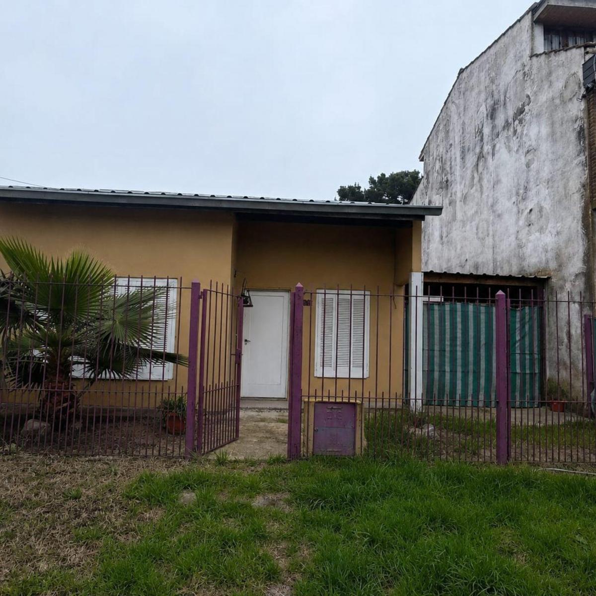 Casa en venta 3 amb, 2 dorm, 61m² cubiertos — Aeroparque