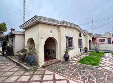 Casa · 237m² · 7 Ambientes · 1 Cochera · Gran Casa en Venta 5 Dorm.