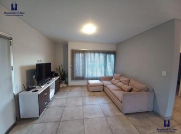 Casa · 217m² · 5 Ambientes · 1 Cochera · Casa en Las Cañitas Barrio Privado