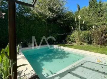Casa · 170m² · 4 Ambientes · 2 Cocheras · Casa Chalet en Venta en Villa Gobernador Udaondo, Ituzaingó, G. B. a. Zona Oeste