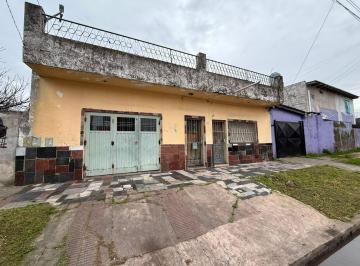 Casa · 200m² · 4 Ambientes · 1 Cochera · Casa en Venta