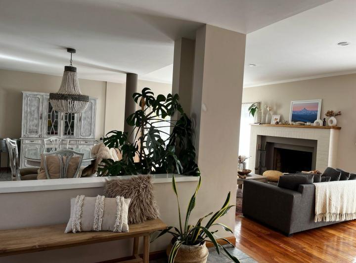Casa · 306m² · 4 Dormitorios · 1 Cochera