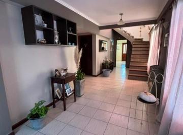 Casa · 165m² · 5 Ambientes · Venta Casa 5 Amb. Patio C/parrilla + Oficina - Apto Credito - Punta Mogotes