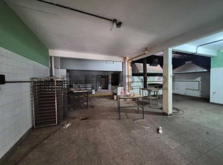 Bodega-Galpón · 250m² · 5 Ambientes