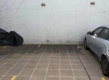 Garage , Almagro · Cochera en Edificio Moderno