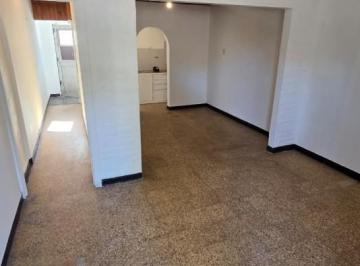 Departamento · 30m² · 2 Ambientes · Dpto Ambiente y Medio Al Frente Amplio con Patio. Excelente Ubicacion: Balcarce 608, Lomas de Zamora