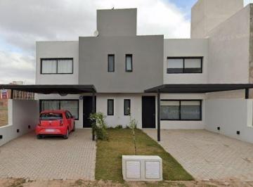 Casa · 100m² · 2 Dormitorios · 1 Cochera · Duplex en Colinas de Manantiales