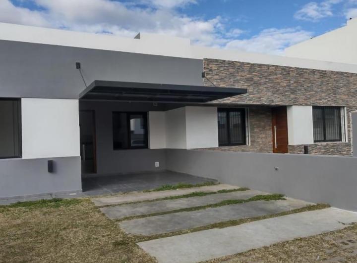 Casa · 93m² · 3 Ambientes