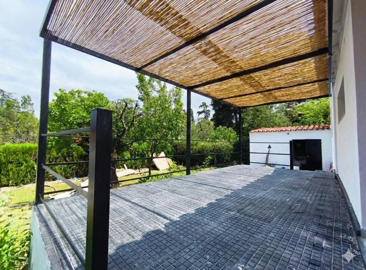 Casa · 85m² · 2 Ambientes · 2 Cocheras
