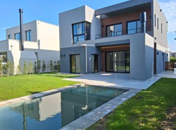 Casa · 250m² · 5 Ambientes · 2 Cocheras · Casa en Venta en Barrio Los Castaños, Nordelta