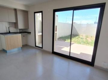 Casa · 90m² · 4 Ambientes · 1 Cochera · 2 Dorm. y 2 Baños - Cuestas de Manantiales