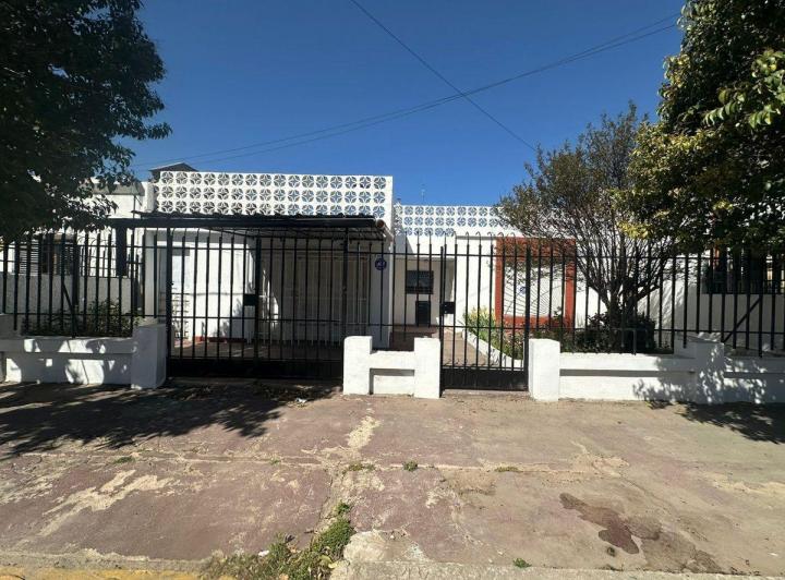 Casa · 122m² · 3 Ambientes · 2 Cocheras