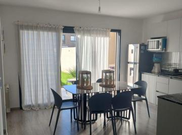 Casa de 7 ambientes, Córdoba · Alquila Duplex - 3 Dorm. / Barrio Don Bosco a Cuadras de Valle Escondido