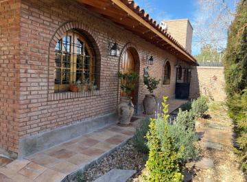 Casa de 5 ambientes, Luján de Cuyo · Casa en Venta de 3 Dorm. C/ Cochera en La Puntilla